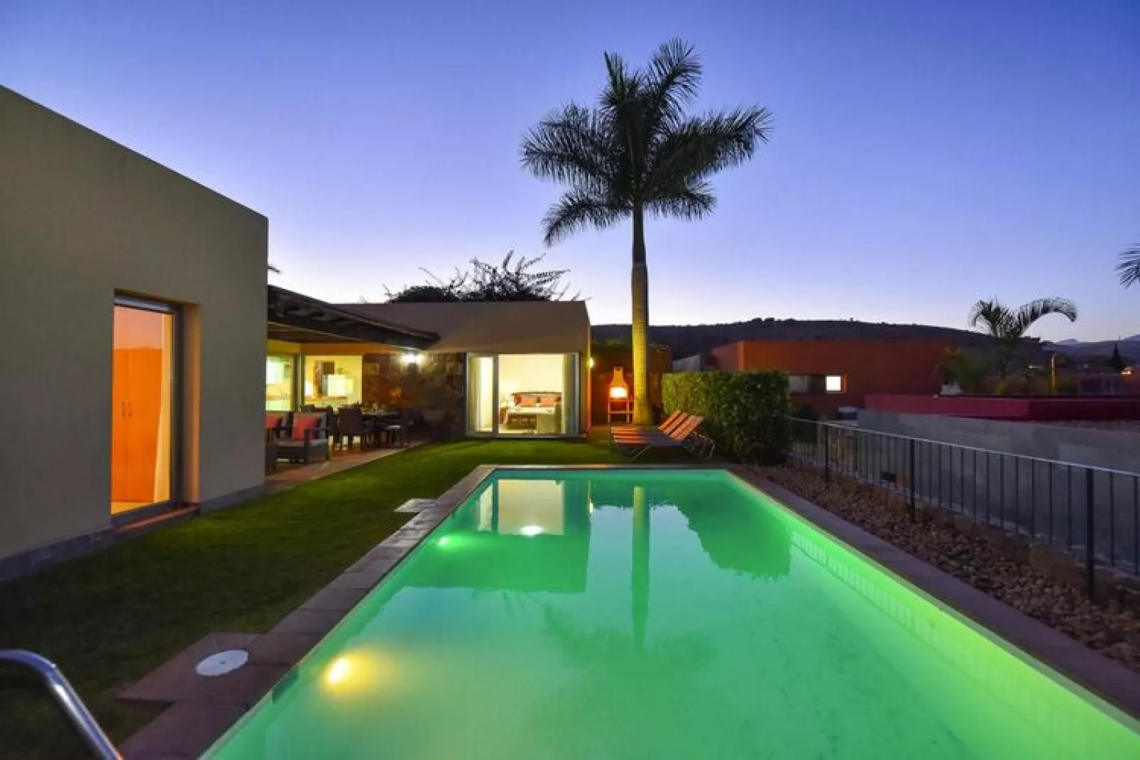 Par 4 Villa 18-Pool