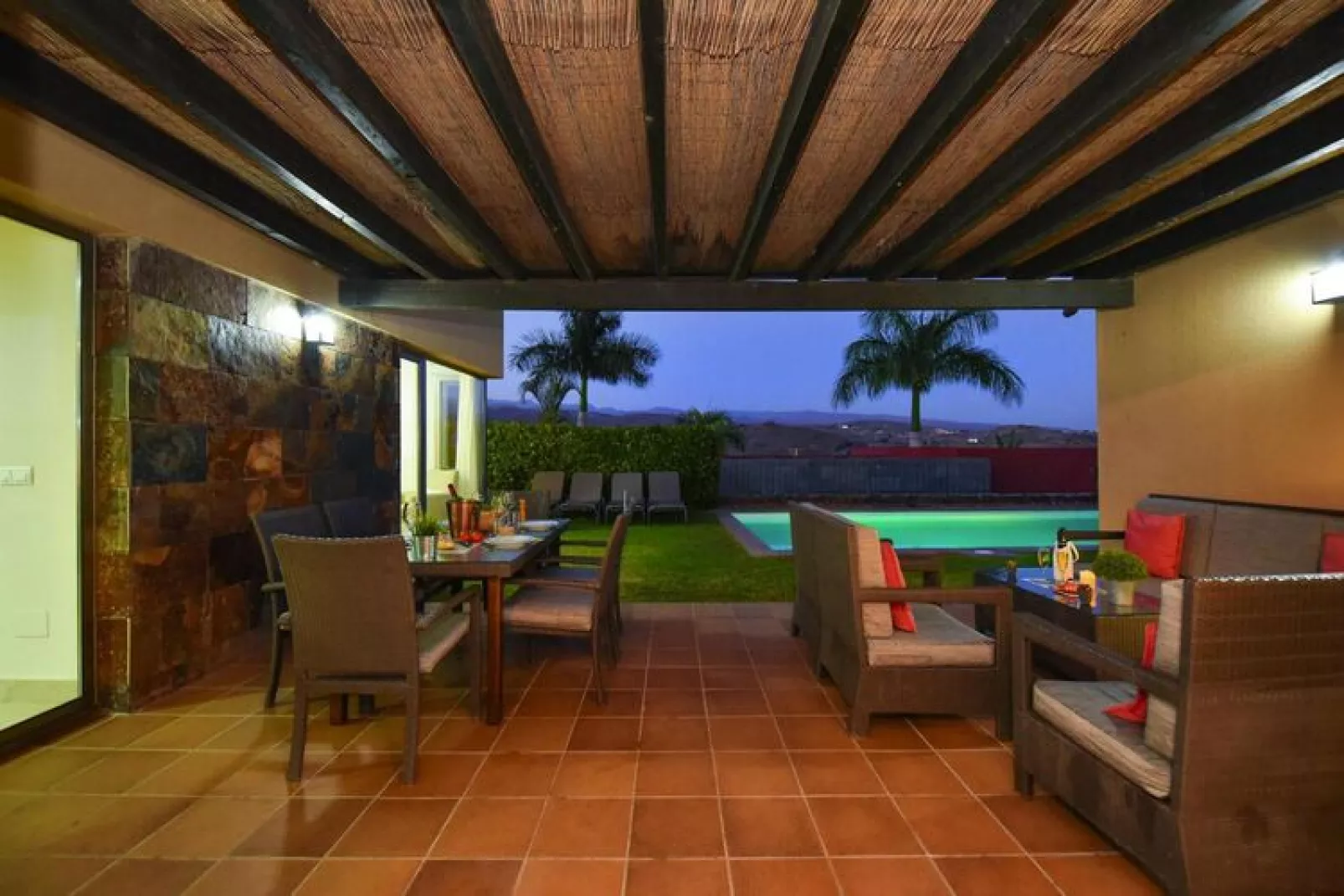 Par 4 Villa 18-Terrace