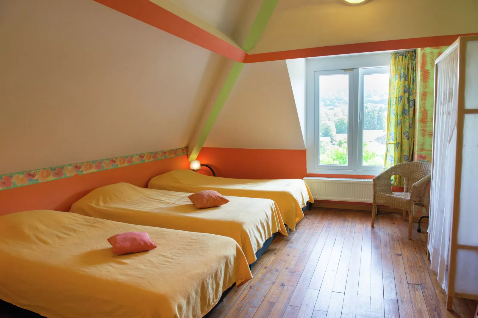 Les Bastinettes-Bedroom
