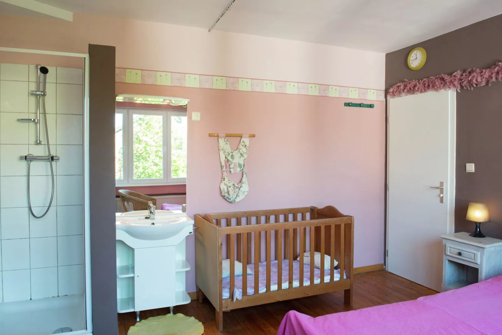 Les Bastinettes-Bedroom