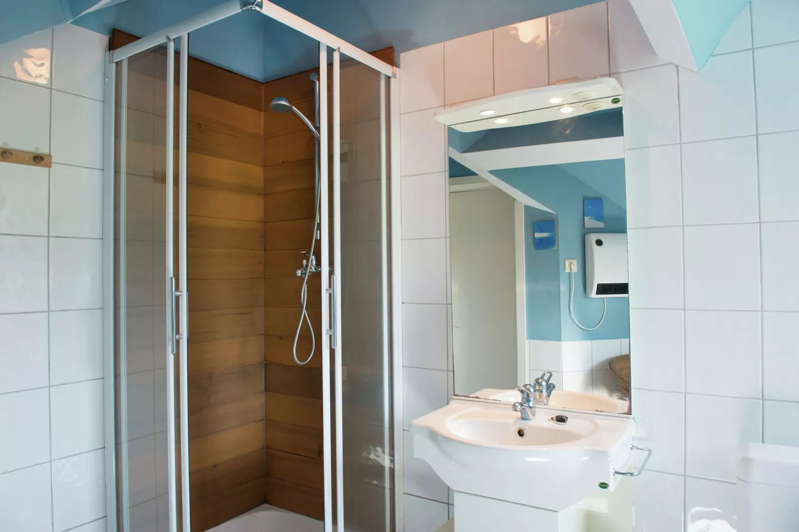 Les Bastinettes-Bathroom