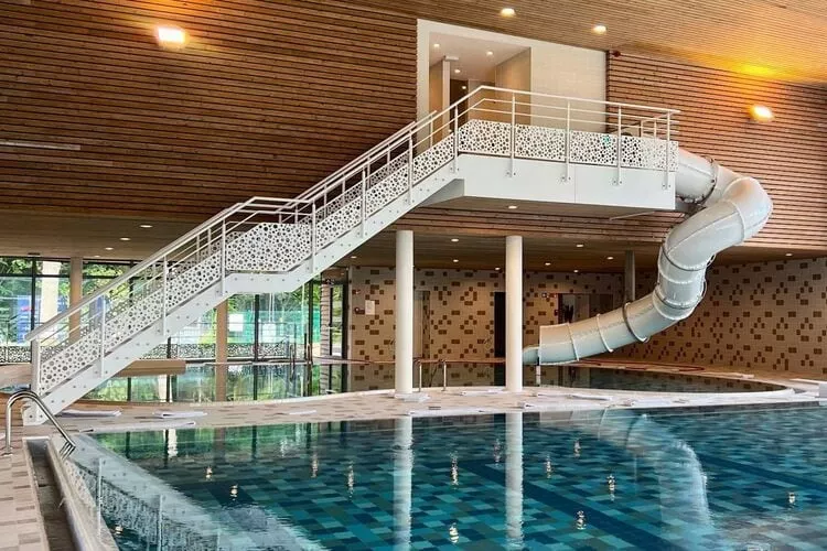 The Large Lake House by YourNature-Pool