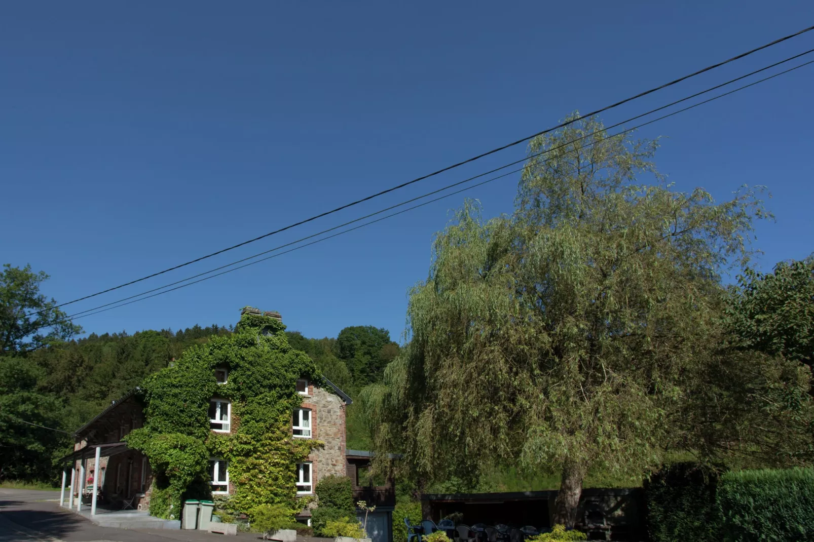 Aux 3 Canards-Exterior summer