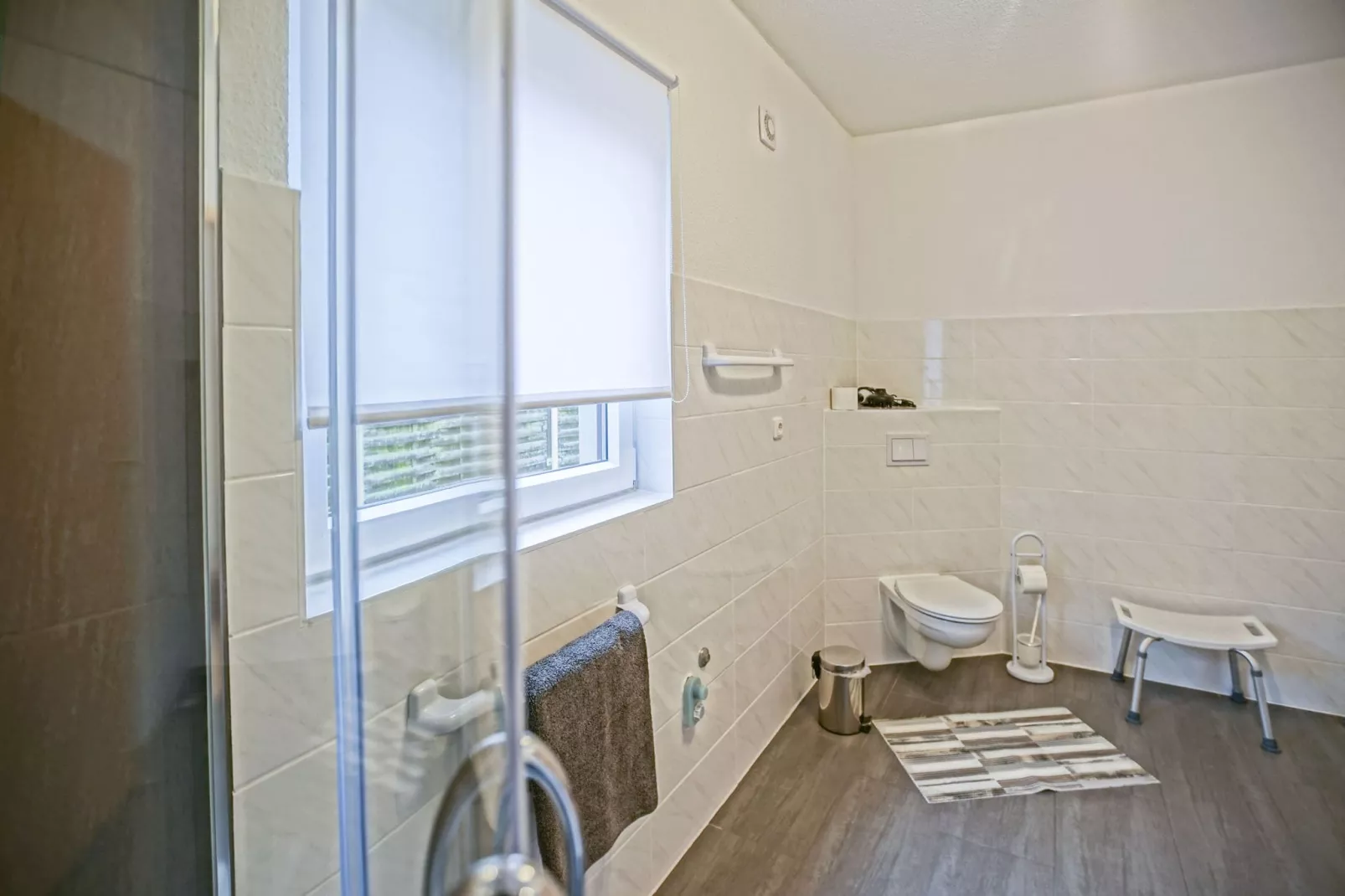 Ferienhaus mit Kamin-Bathroom