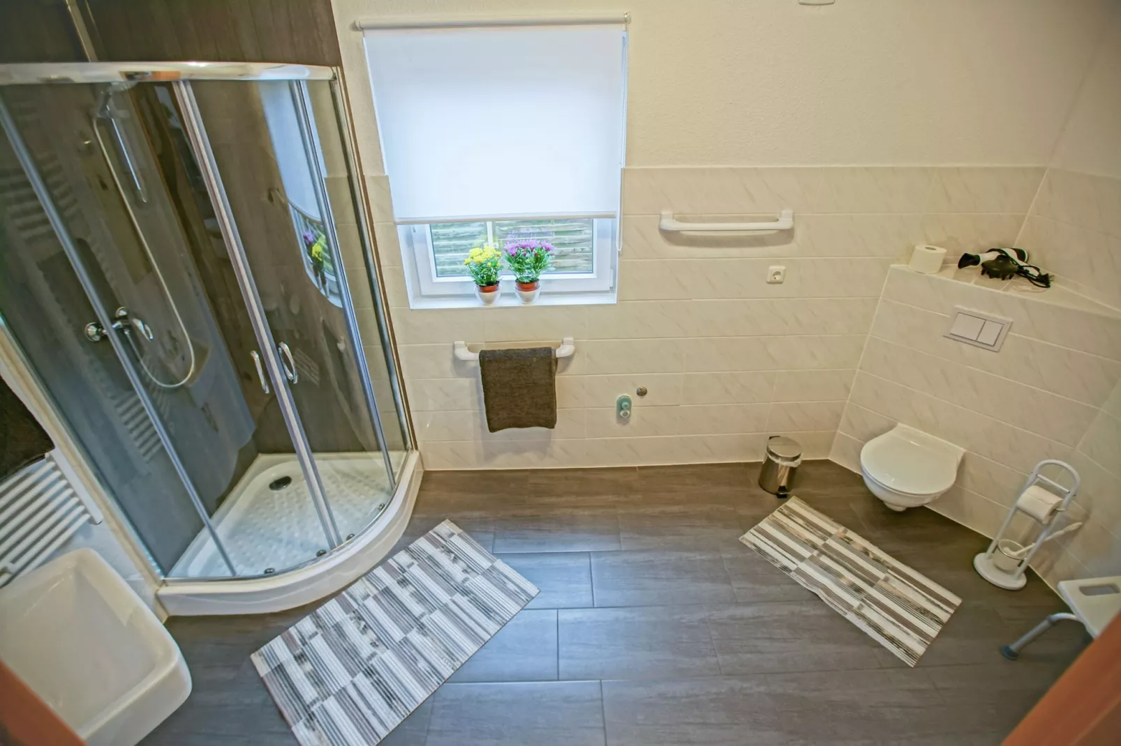 Ferienhaus mit Kamin-Bathroom