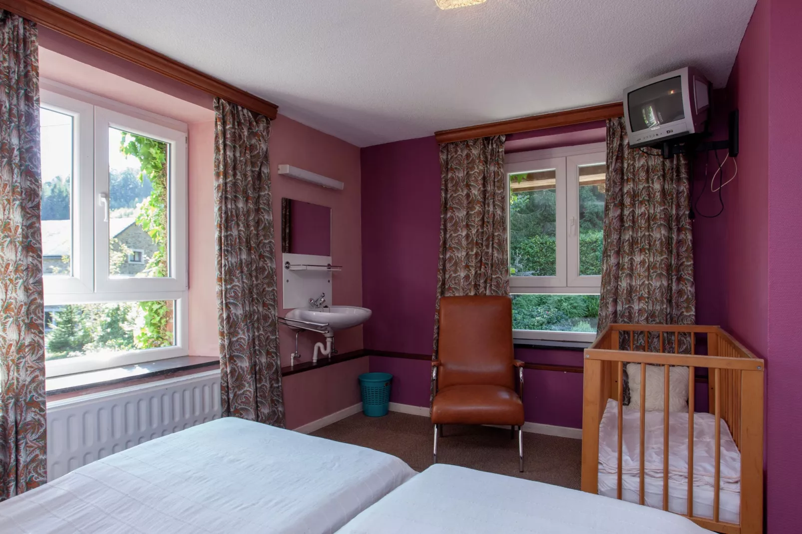Aux 3 Canards-Bedroom