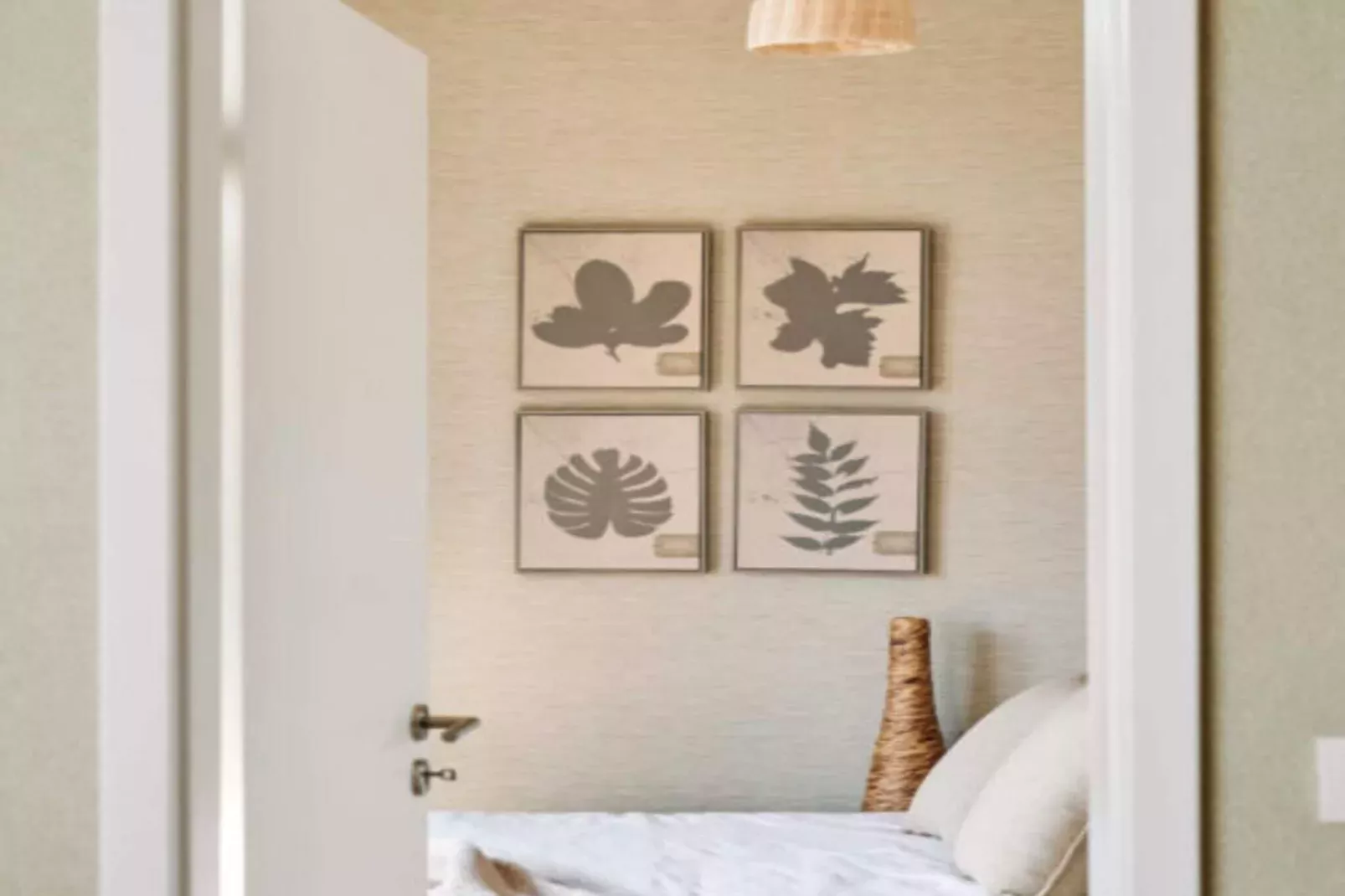 The Large Leaf by YourNature-Bedroom