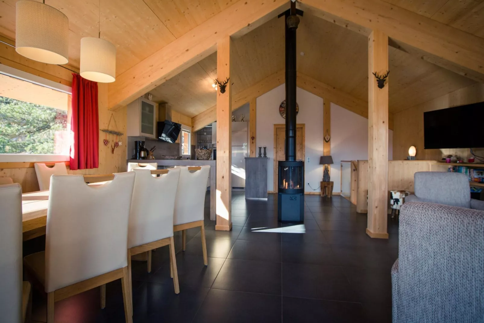 Alpenpark Turrach 48-Dining room