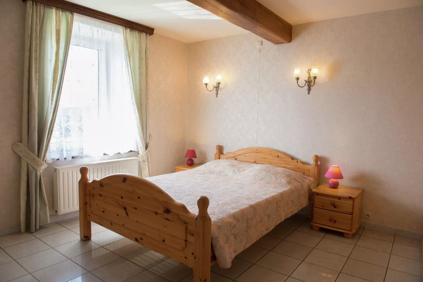 Les Charmes-Bedroom