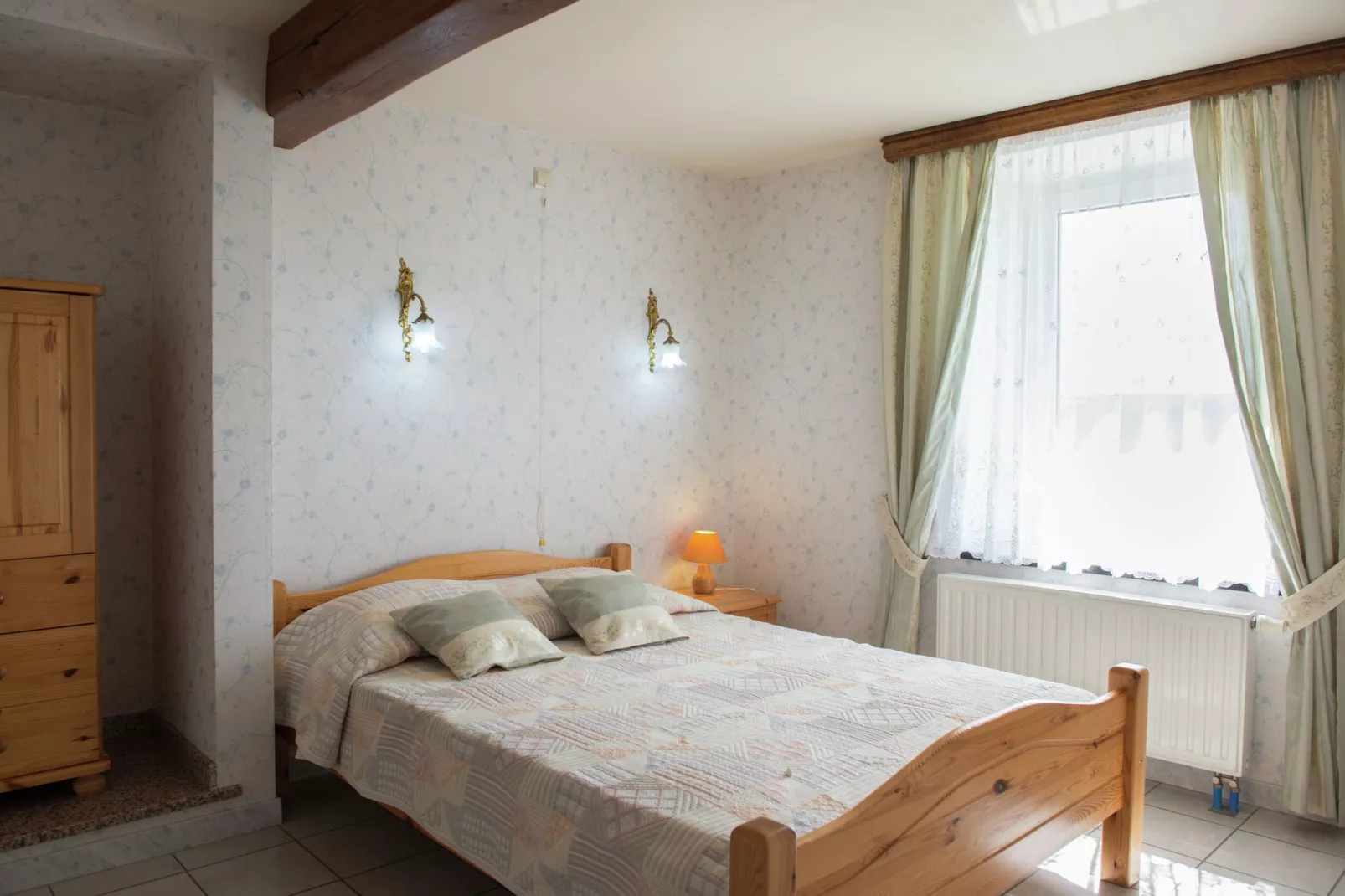 Les Charmes-Bedroom