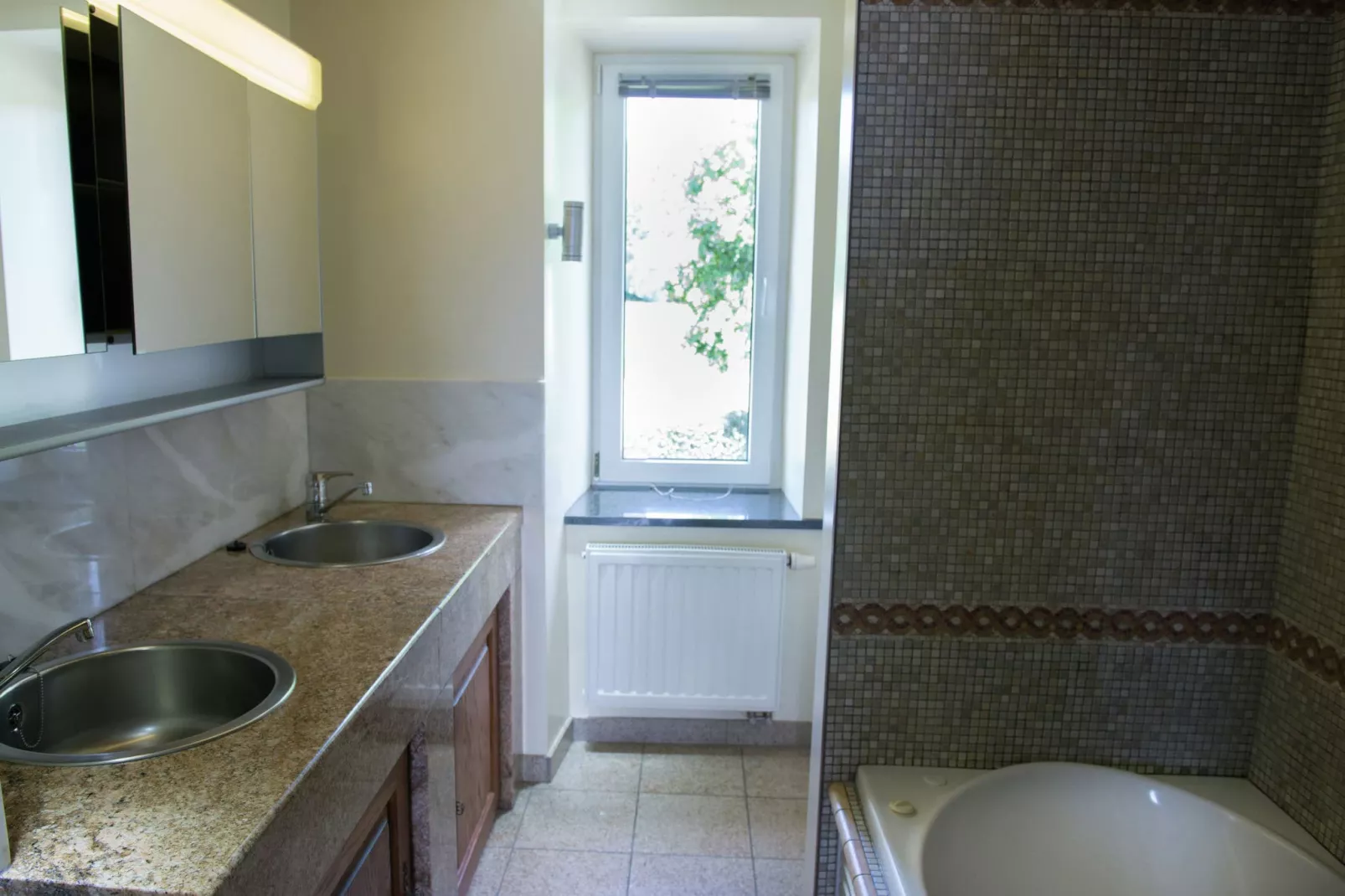 Les Charmes-Bathroom