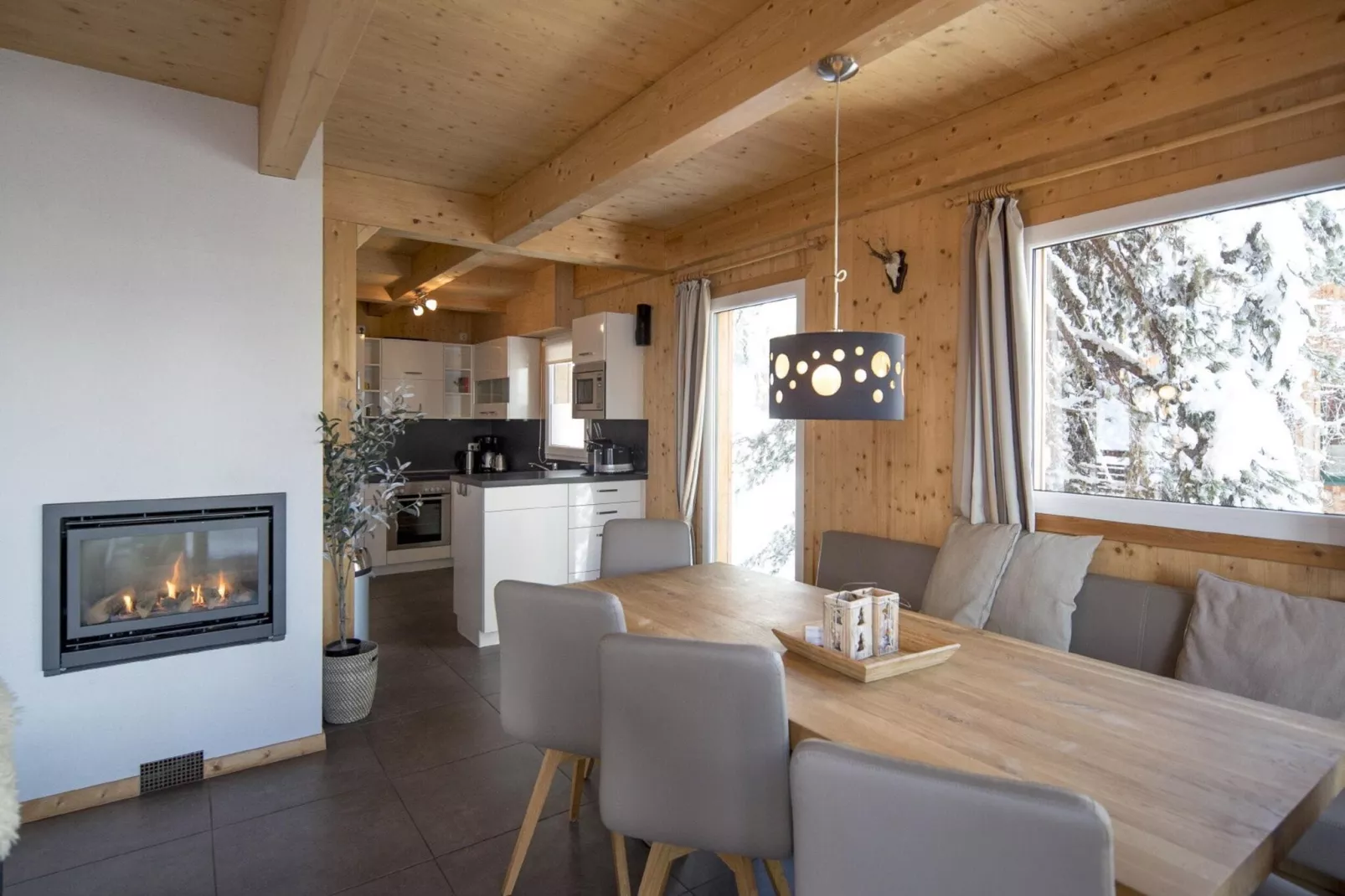 Alpenpark Turrach 11-Dining room