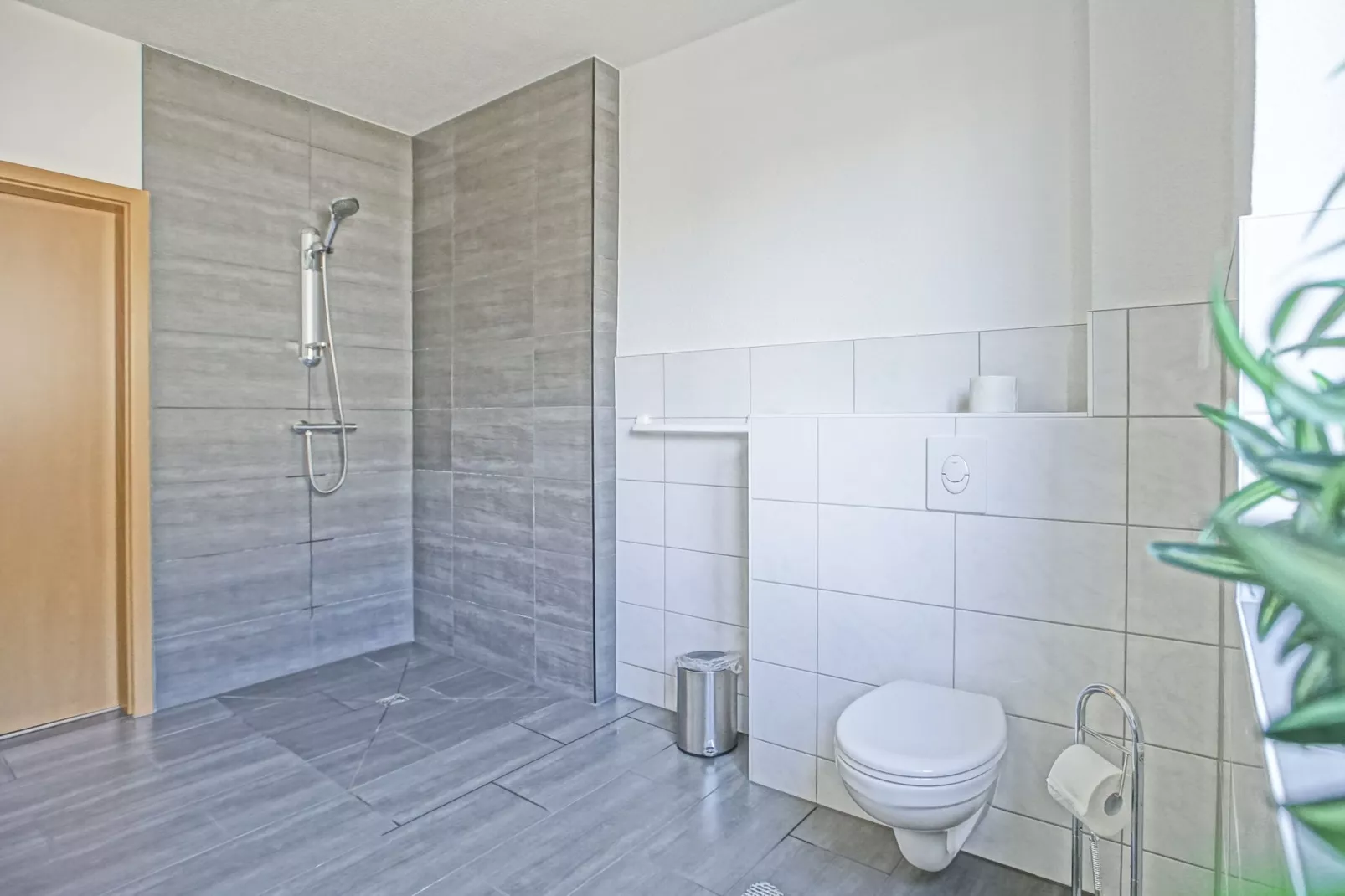 Schöne Ferienwohnung mit Terrasse-Bathroom