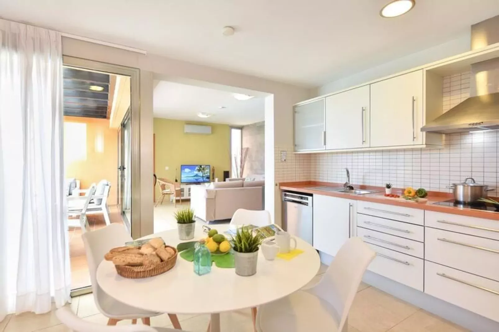 Par 4 Villa 3-Dining room