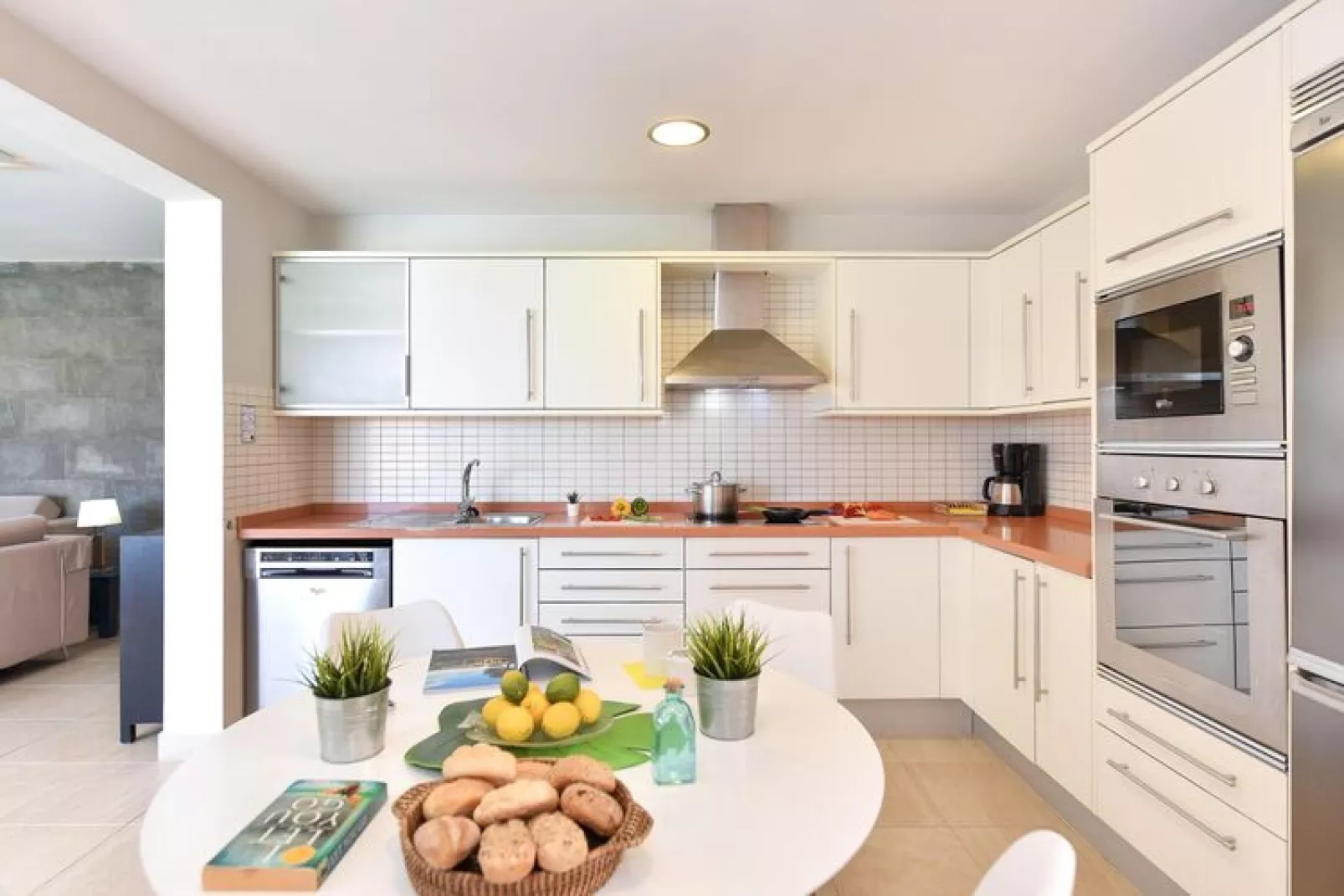 Par 4 Villa 3-Kitchen