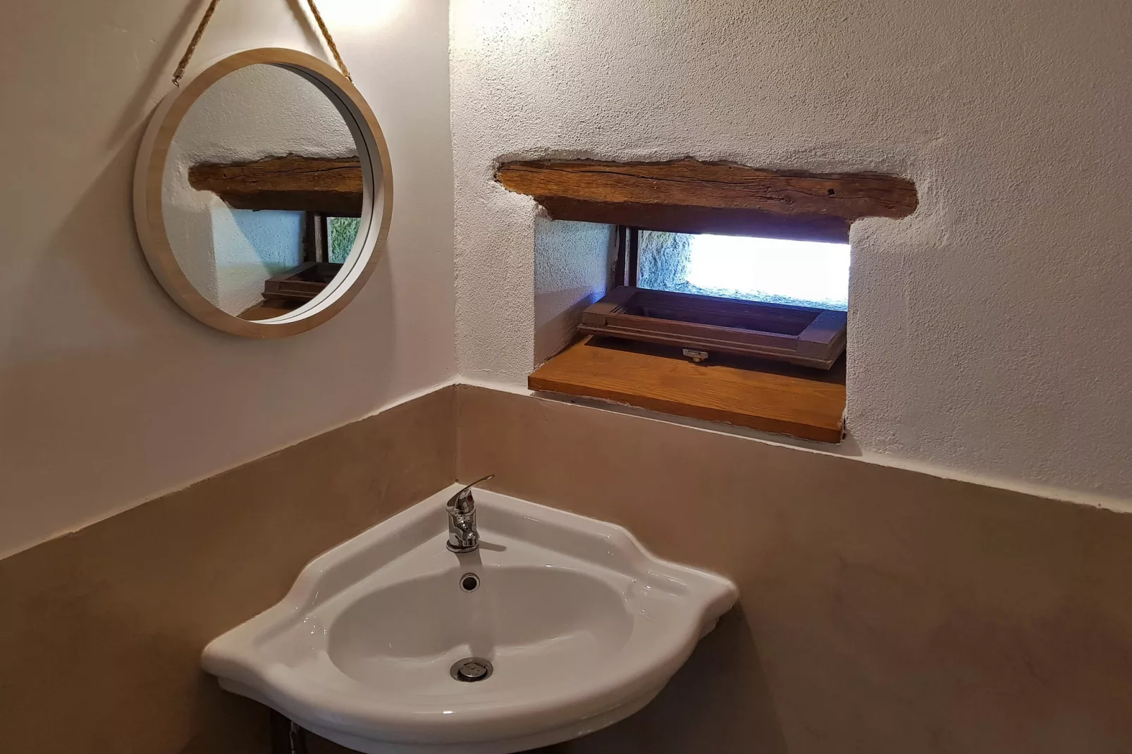Grande maison de charme-Bathroom