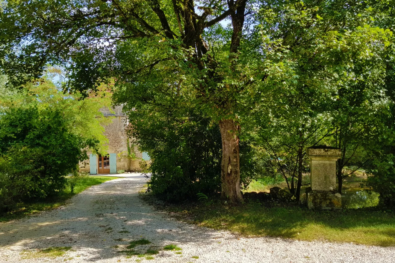 Grande maison de charme-Gardens summer