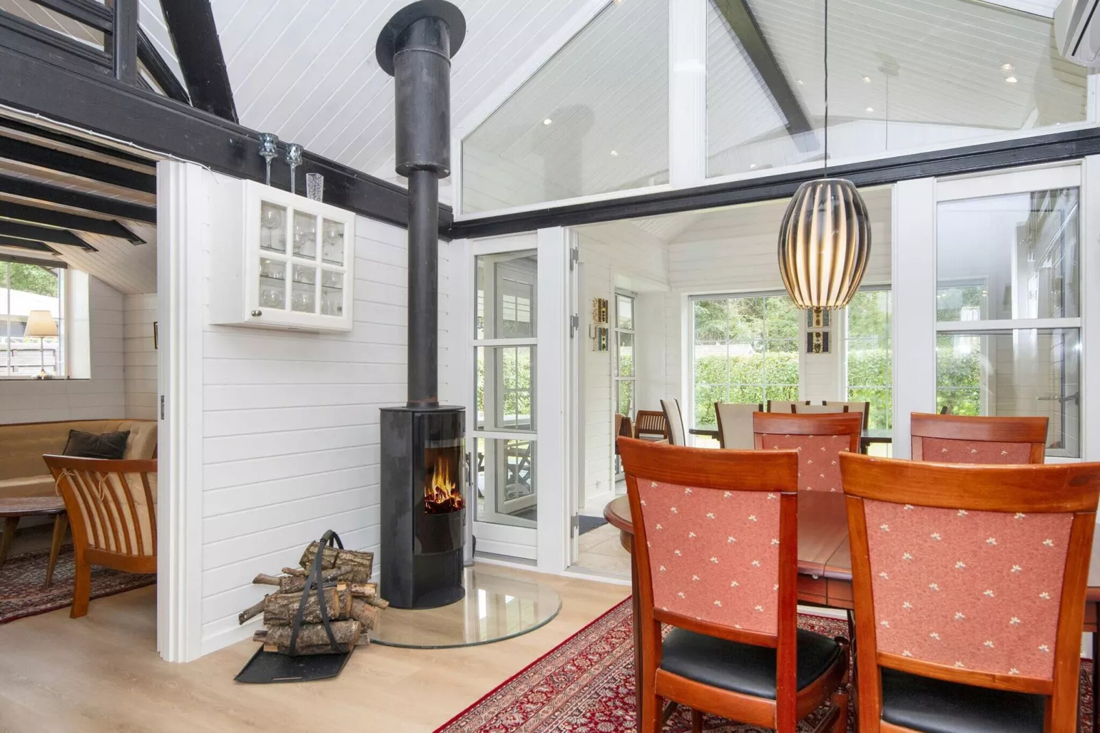 Enchanting Cottage with Whirlpool-By Traum-Indoor