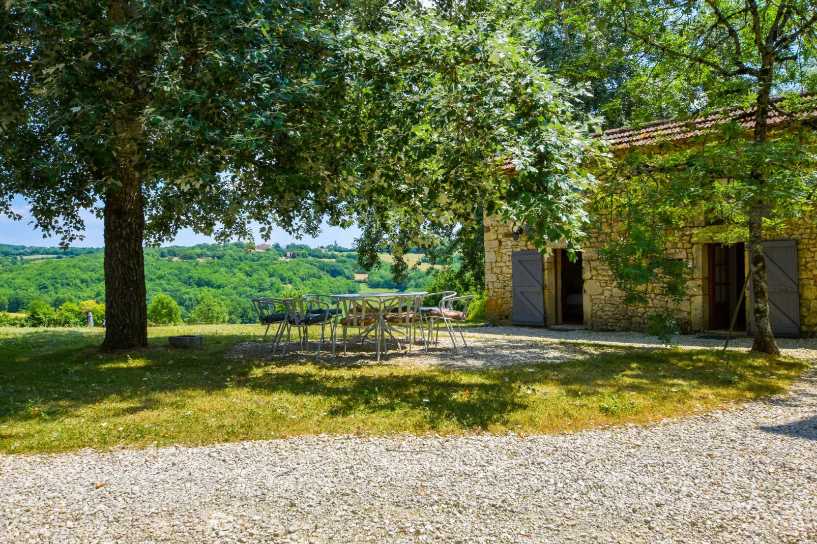 Grande maison de charme-Gardens summer