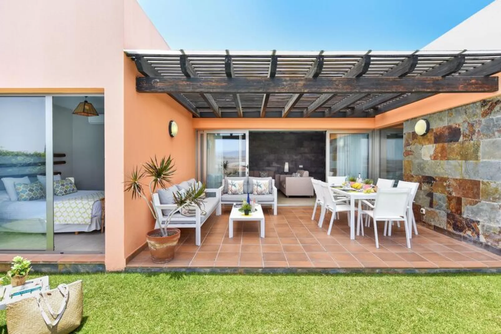 Par 4 Villa 3-Gardens summer