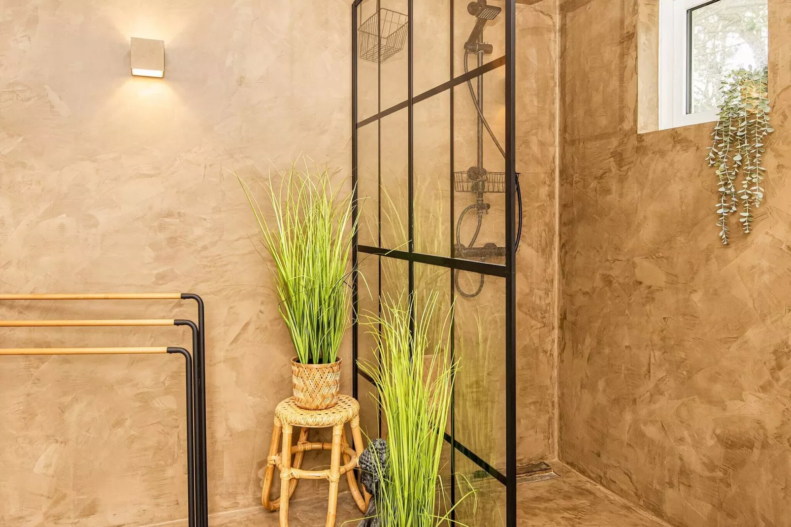 Dune Escape with Games and WiFi-By Traum-Indoor