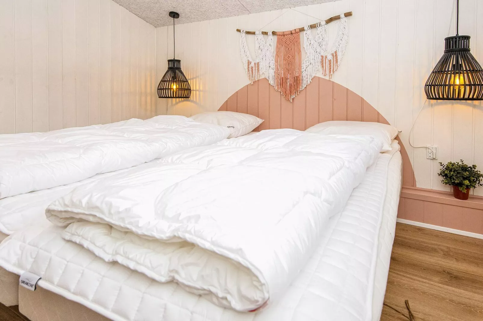 Dune Escape with Games and WiFi-By Traum-Indoor