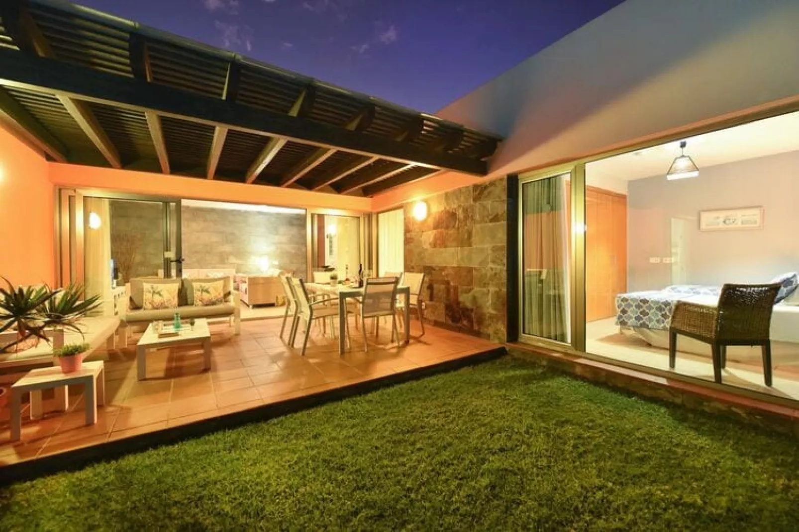 Par 4 Villa 3-Gardens summer