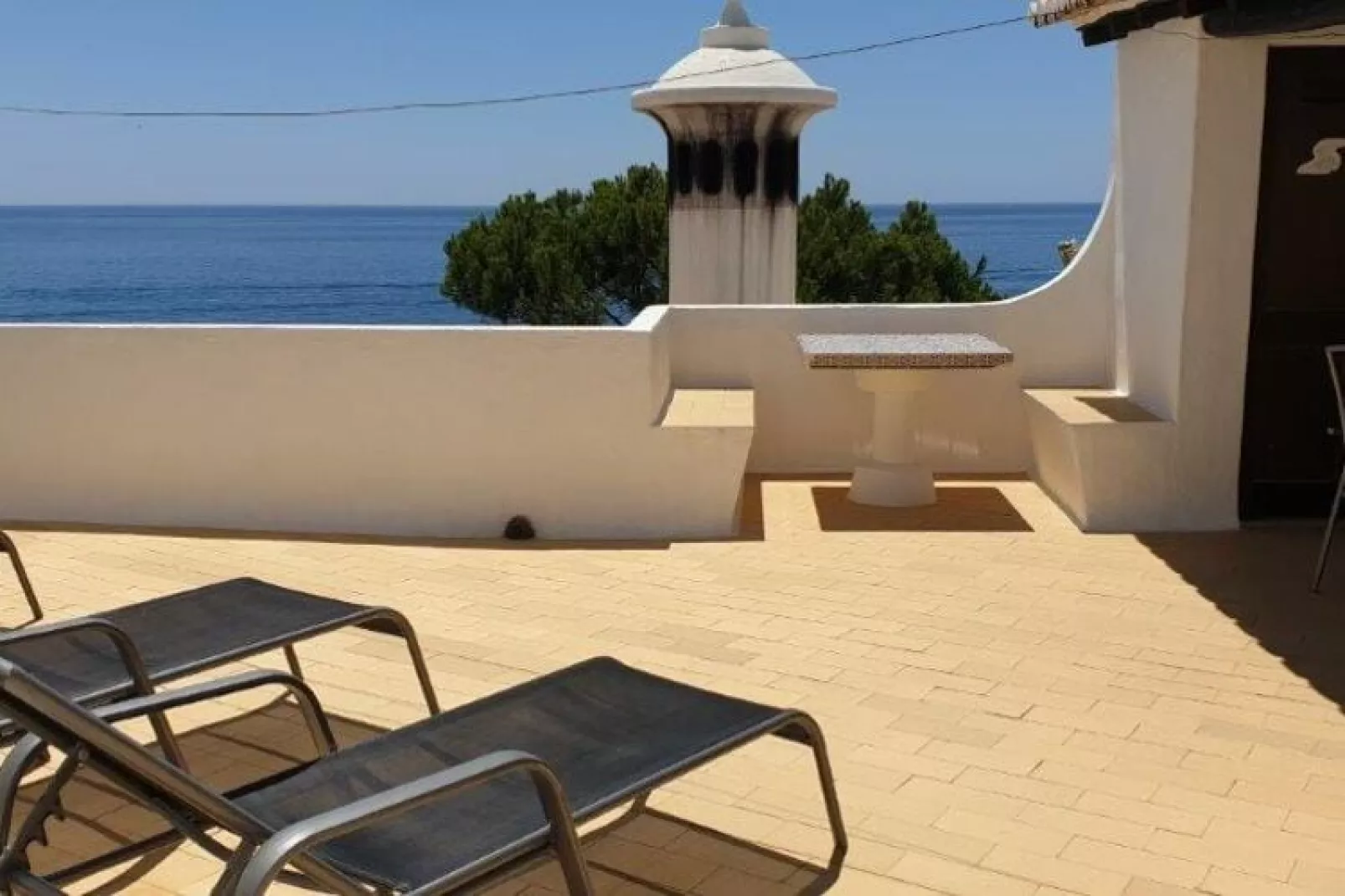 Reihenhaus in Armação de Pêra // Casa Ninho-View summer