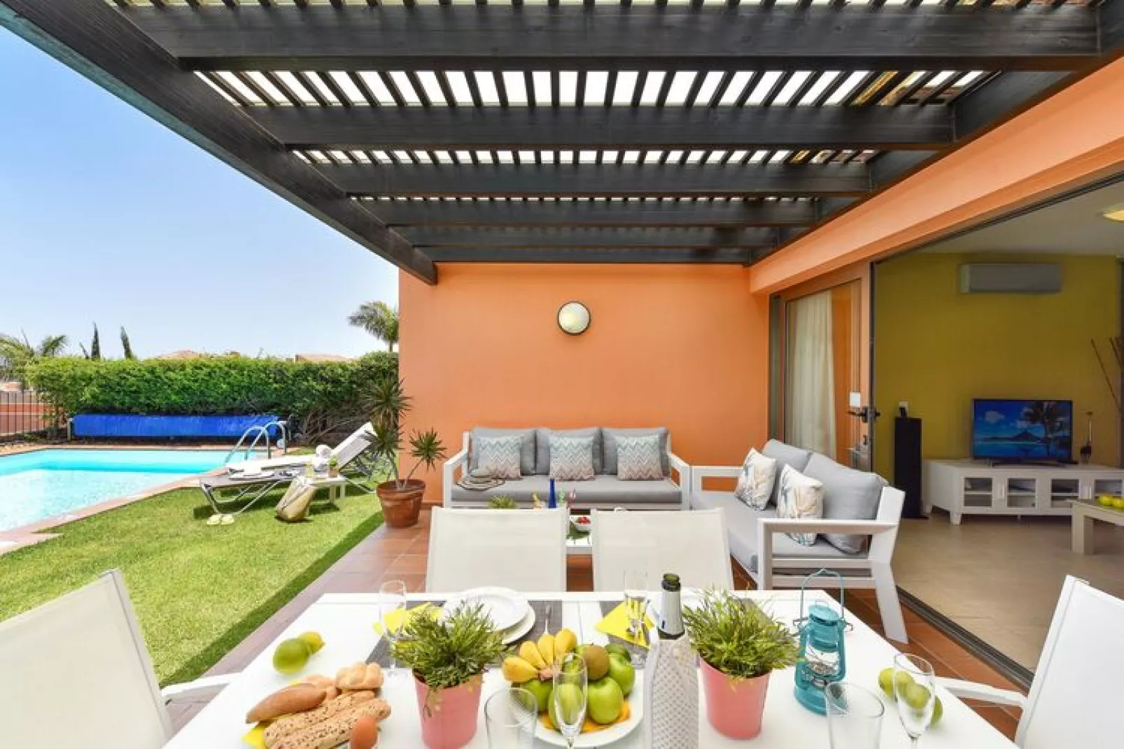 Par 4 Villa 3-Dining room