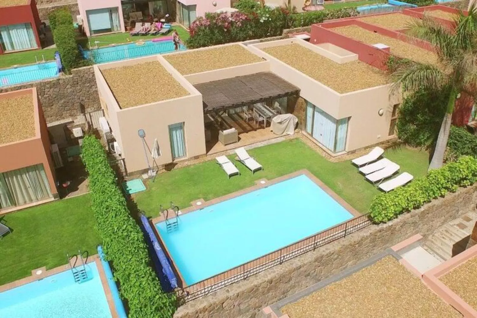 Par 4 Villa 3-Exterior summer