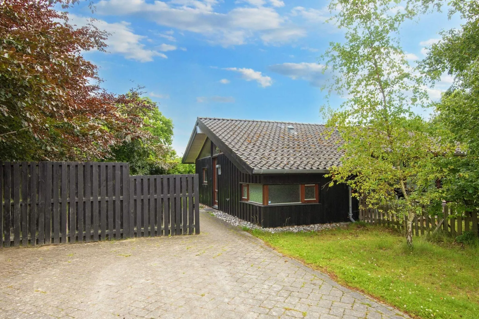 8 person holiday home in Glesborg