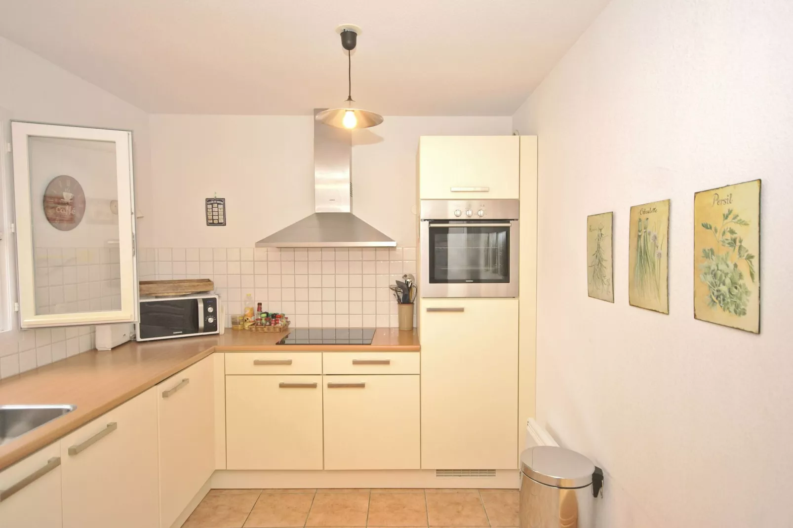 Saumane-Kitchen