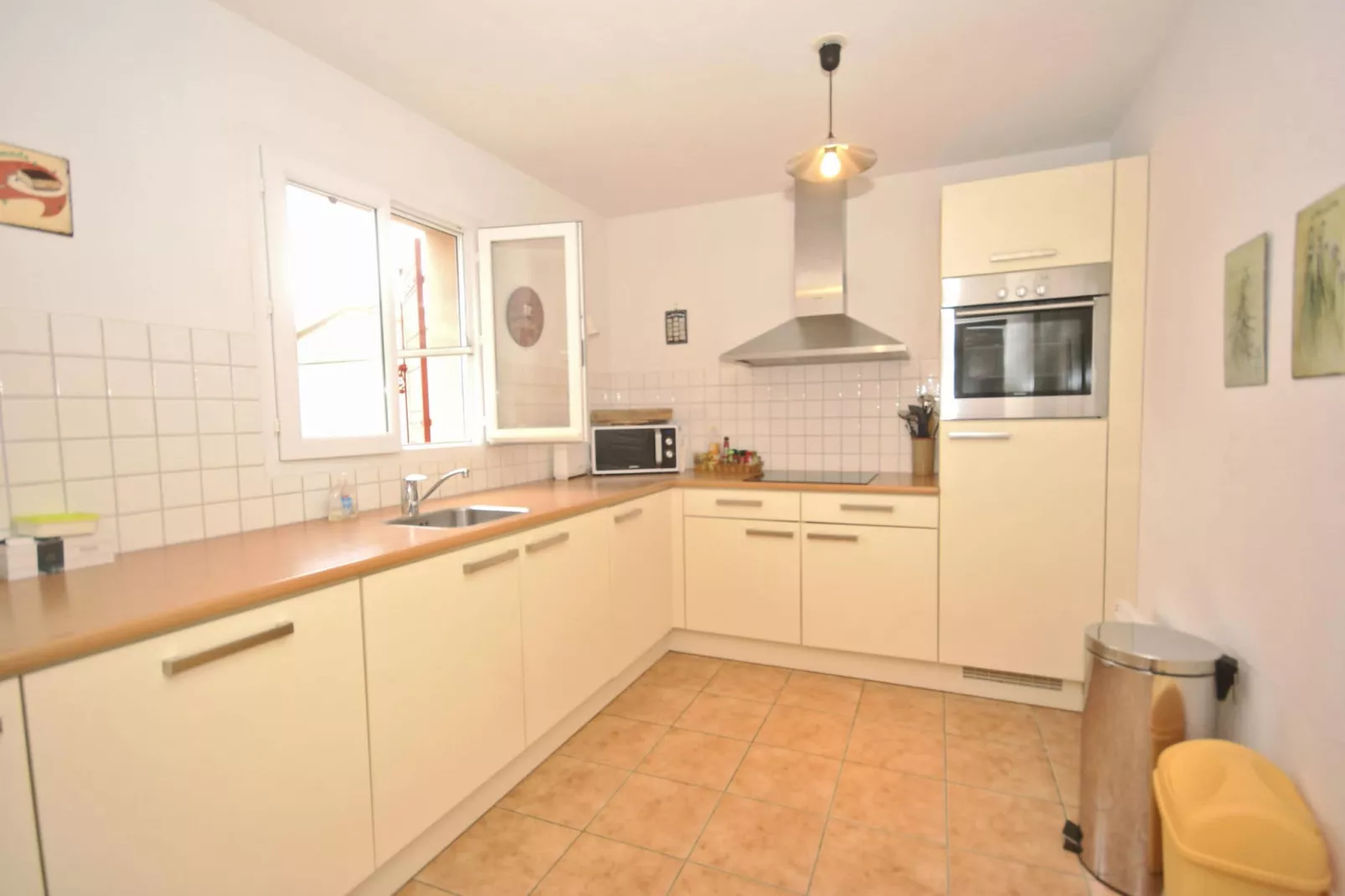 Saumane-Kitchen