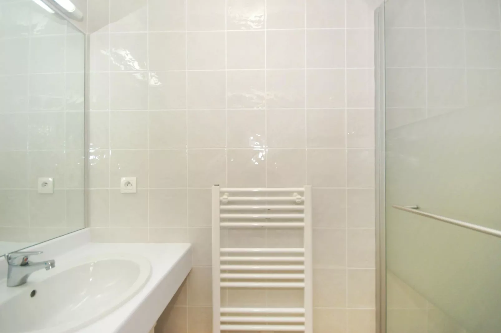 Saumane-Bathroom