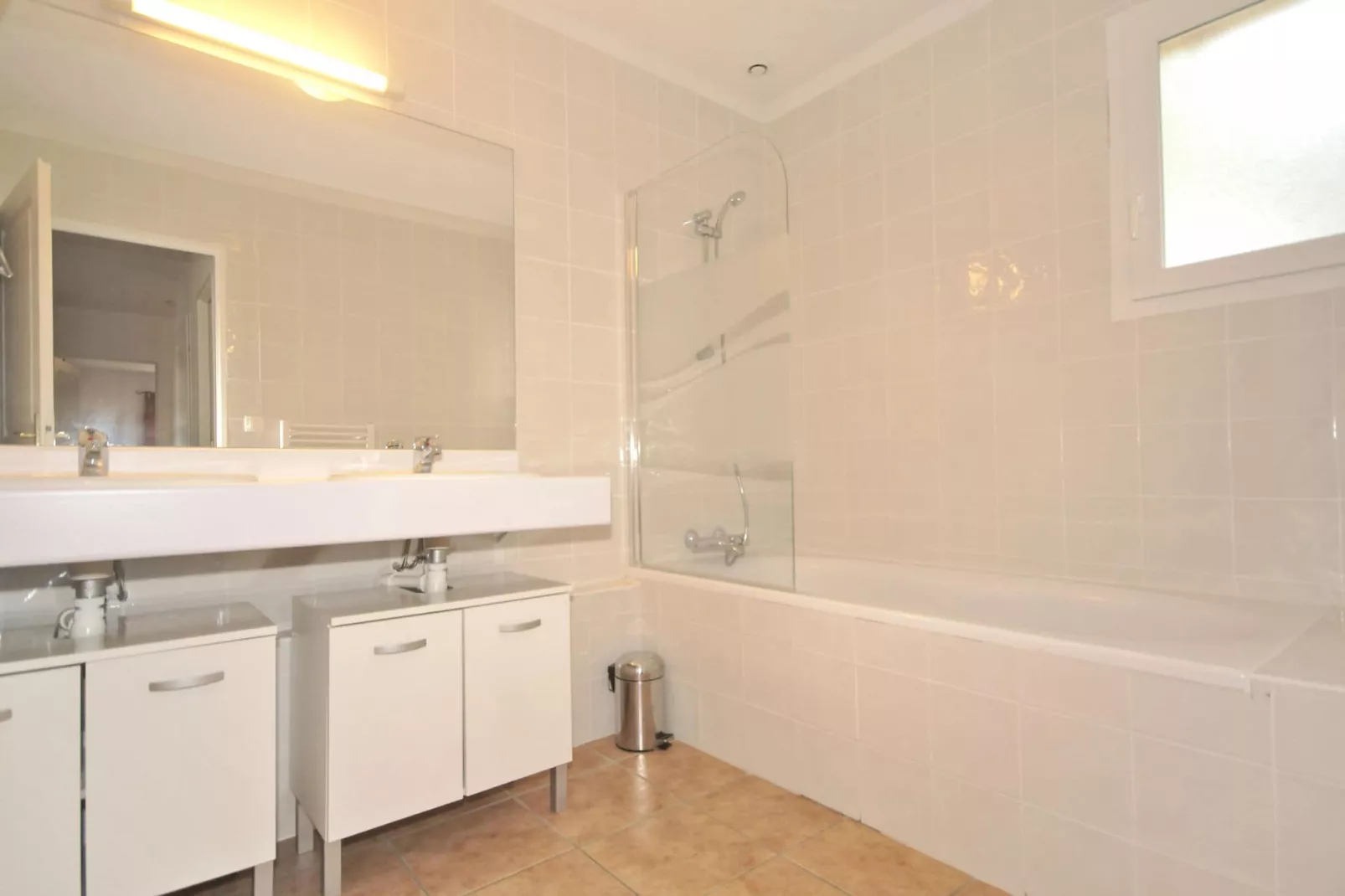 Saumane-Bathroom
