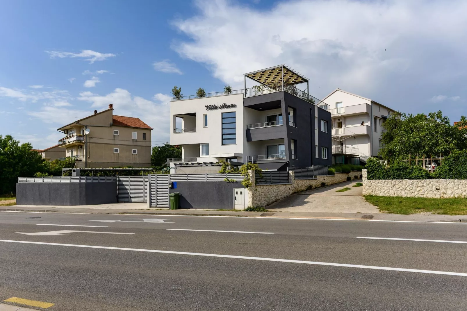 Villa Azuro-Exterior summer