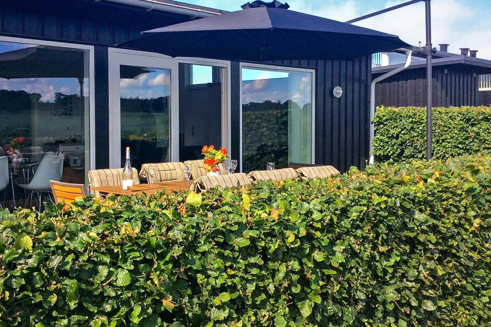 Tranquil Cottage Retreat-By Traum-Outdoor
