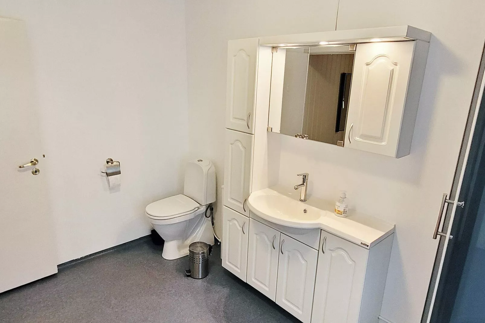 9 person holiday home in KORTGARDEN-Indoor