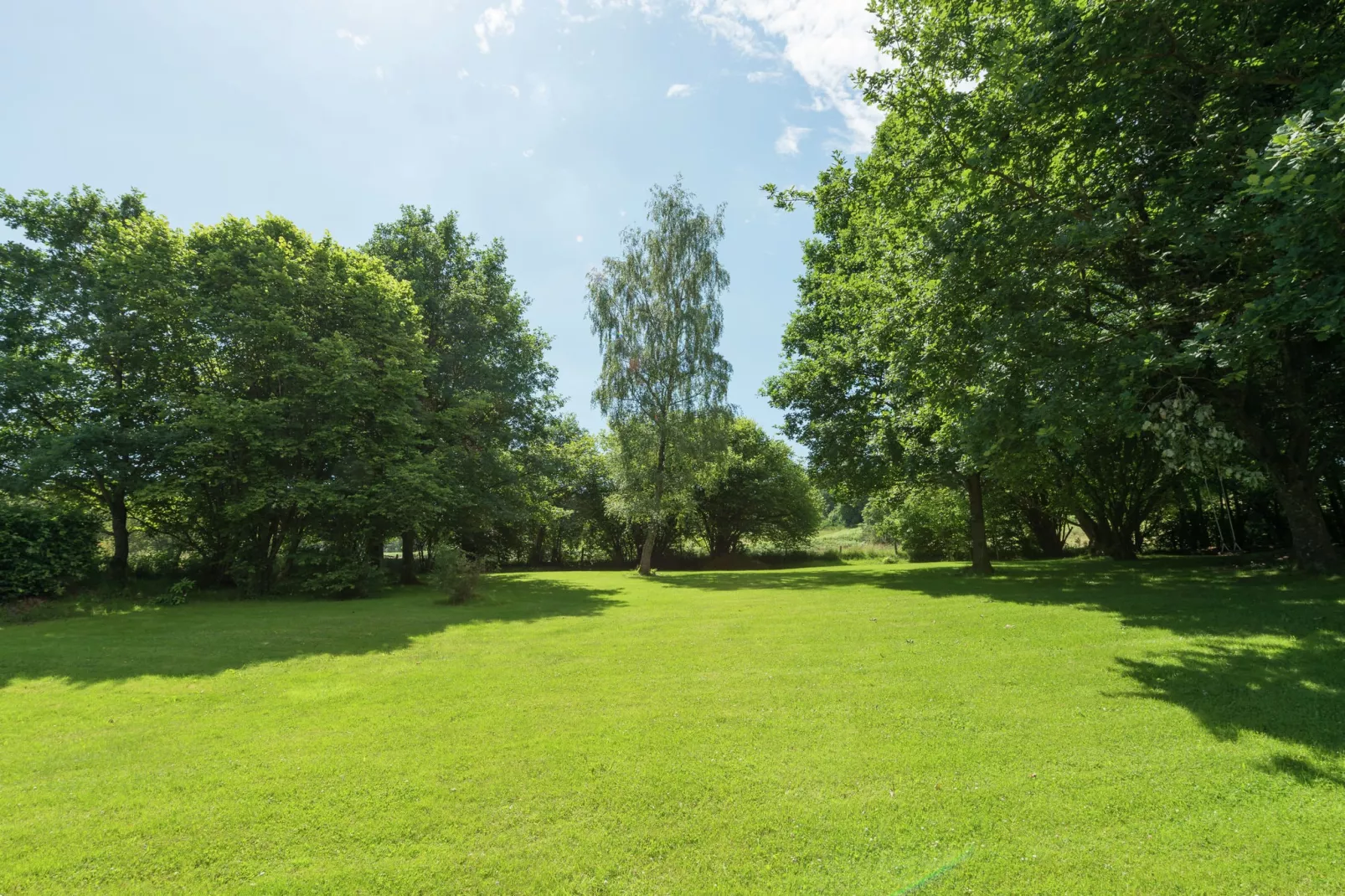 Le Gîte de Jevigné-Gardens summer