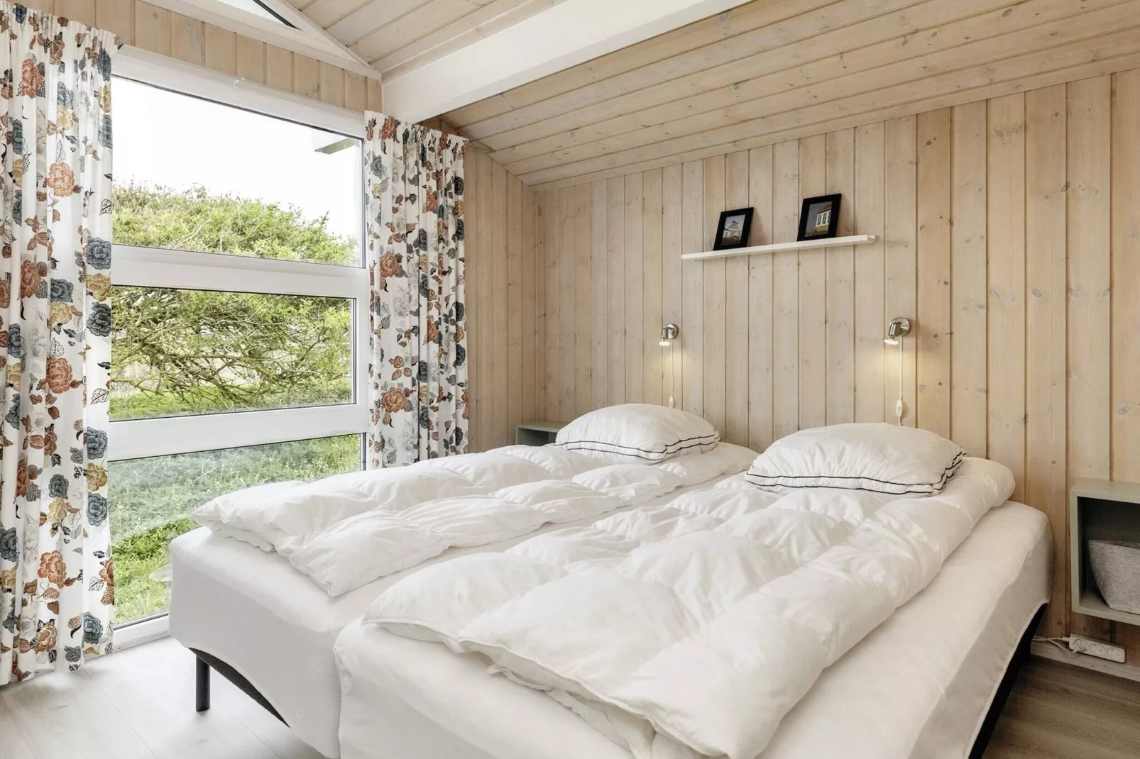 Luxury Retreat with Sea View-Indoor