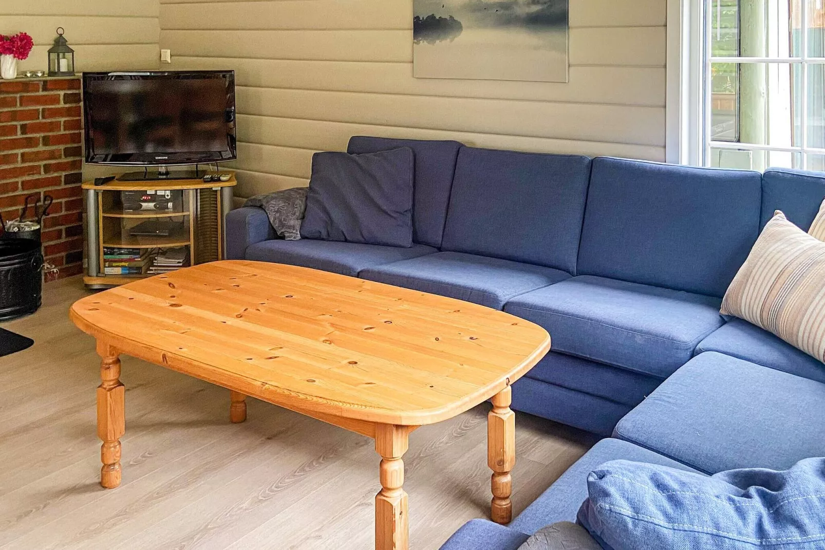 HUS 22235-Indoor