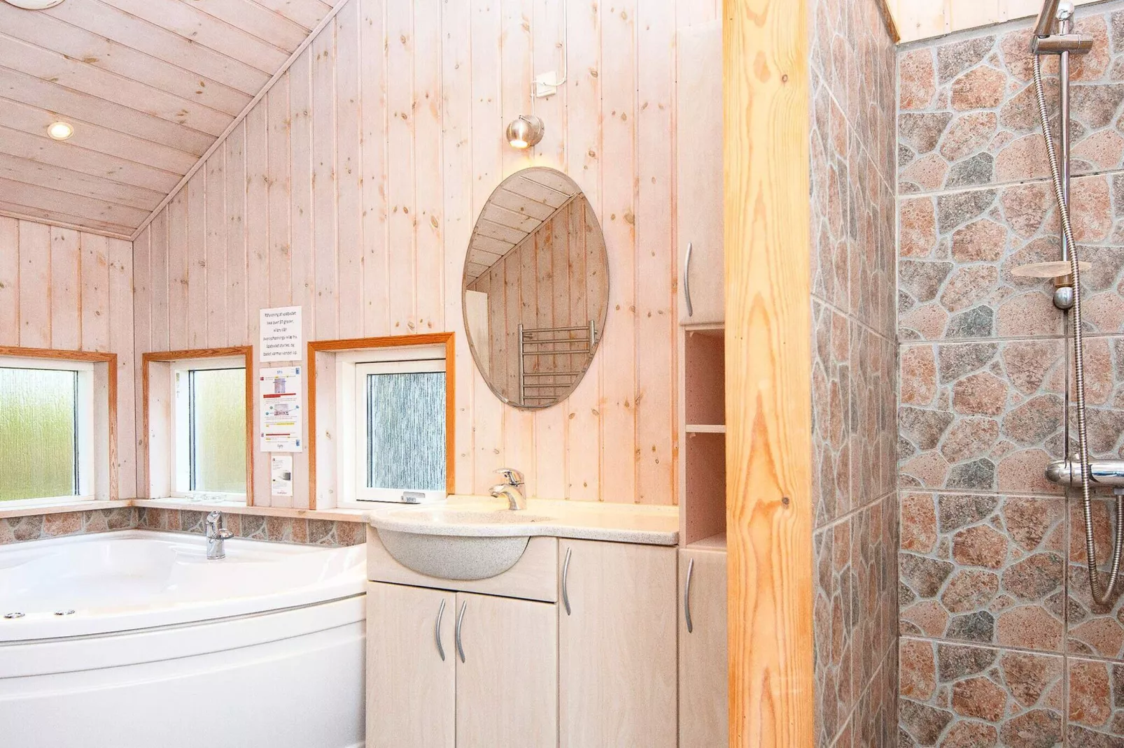 10 person holiday home in Fårvang-By Traum-Spa