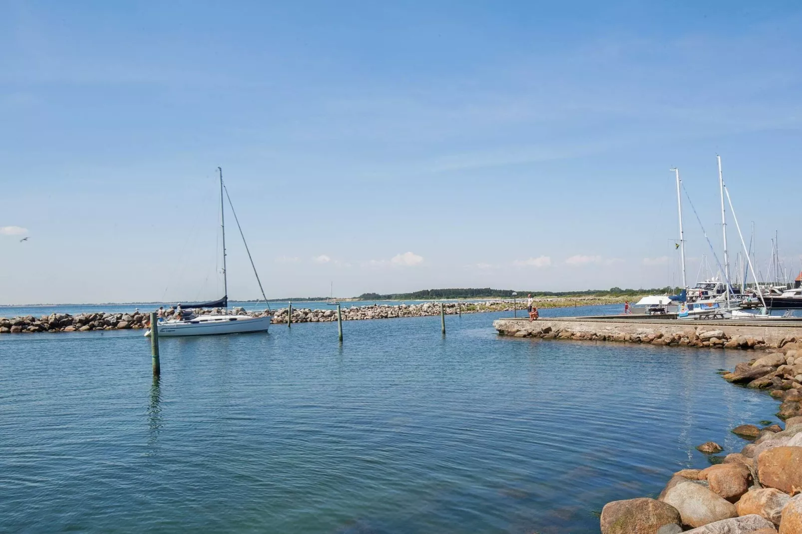 3 room,m/seaview.,2 levels-Water view