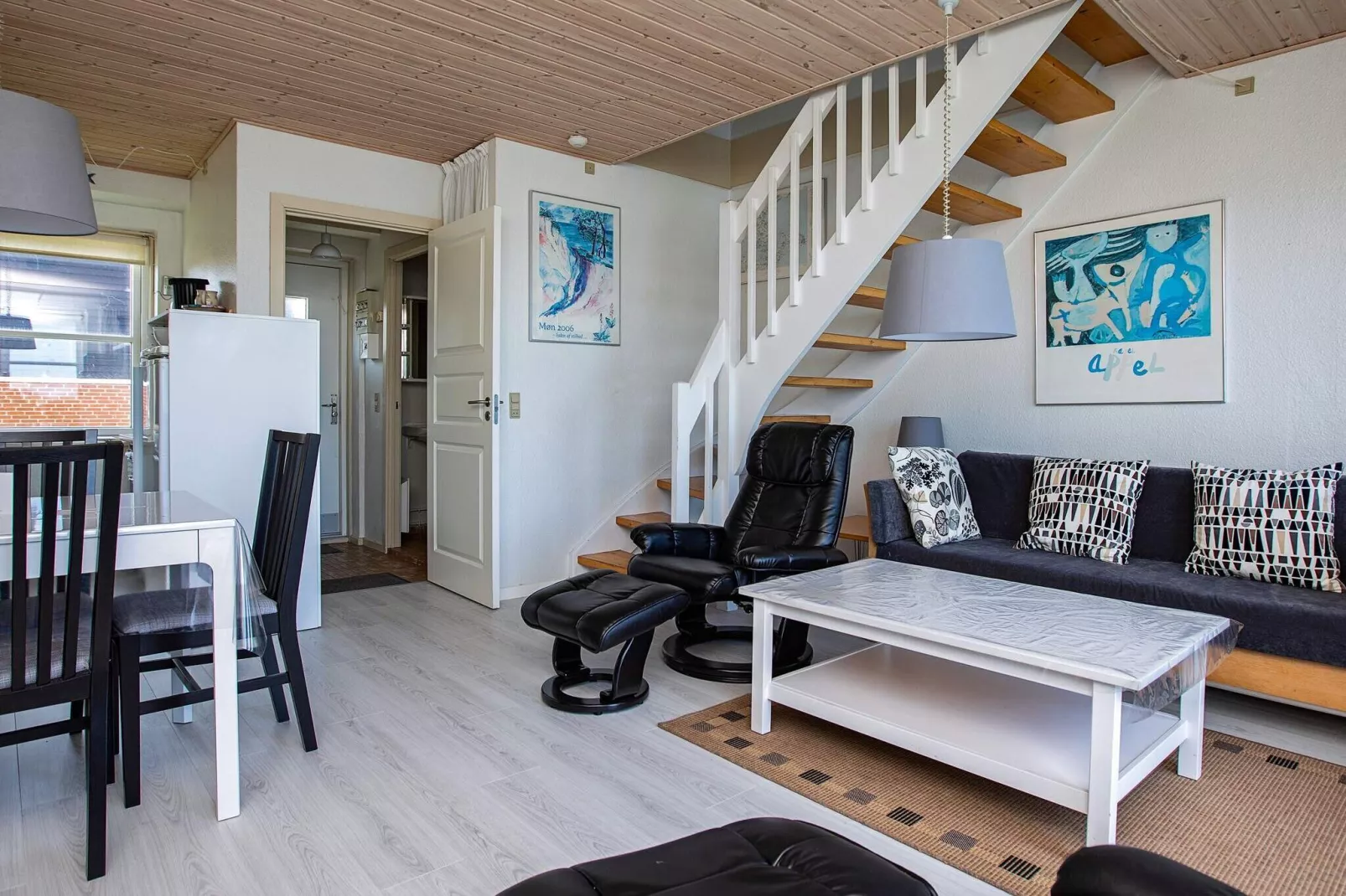 3 room,m/seaview.,2 levels-Indoor