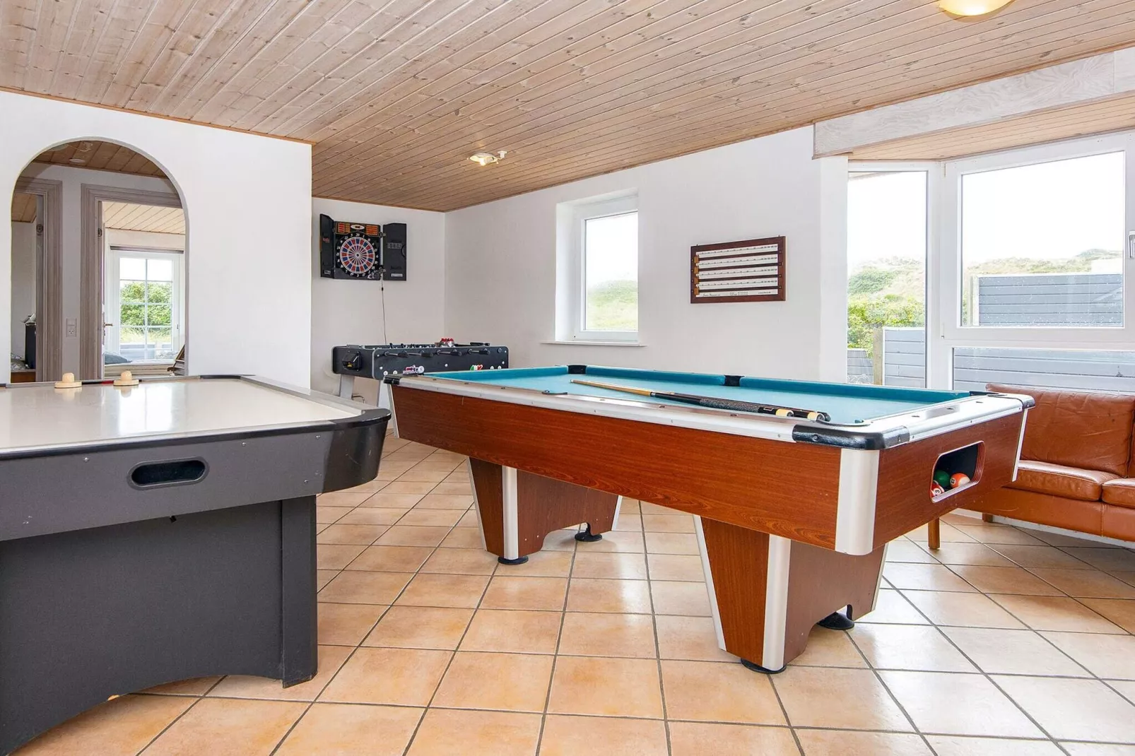 16 person holiday home in Hvide Sande-Indoor