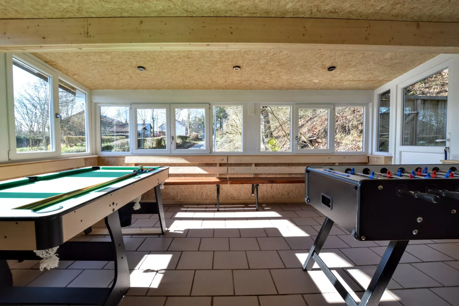 Le Noyer-Recreation room