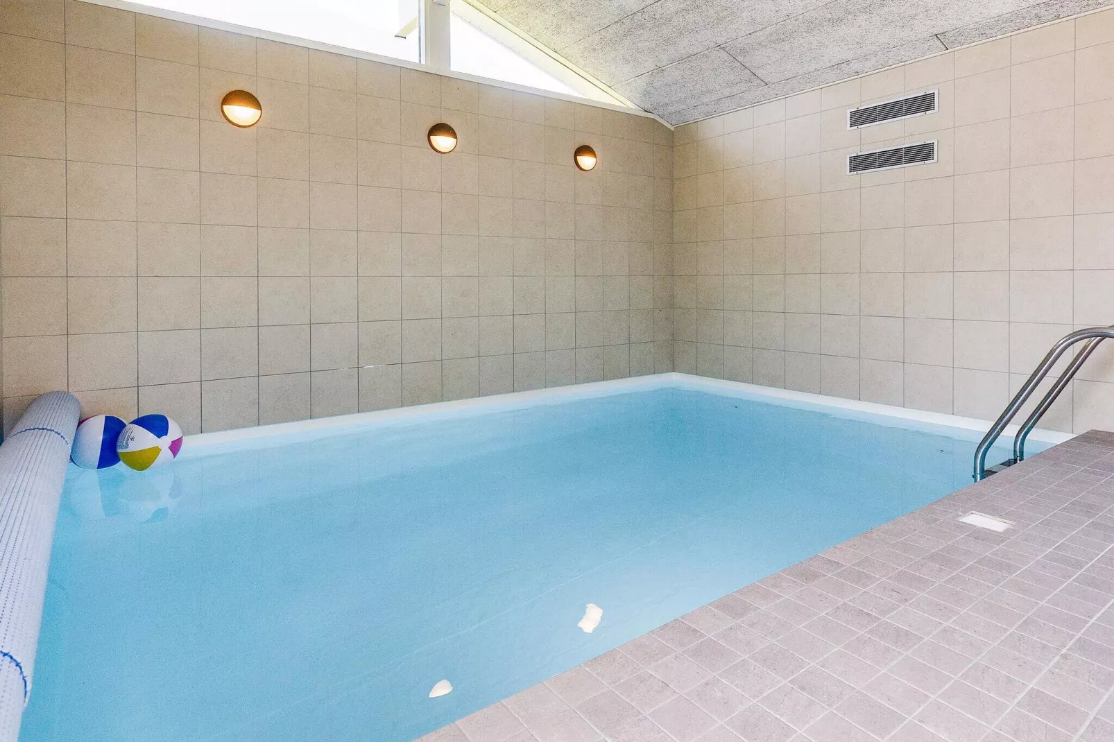 8 Personen Ferienhaus in Væggerløse-By Traum-Schwimmbad