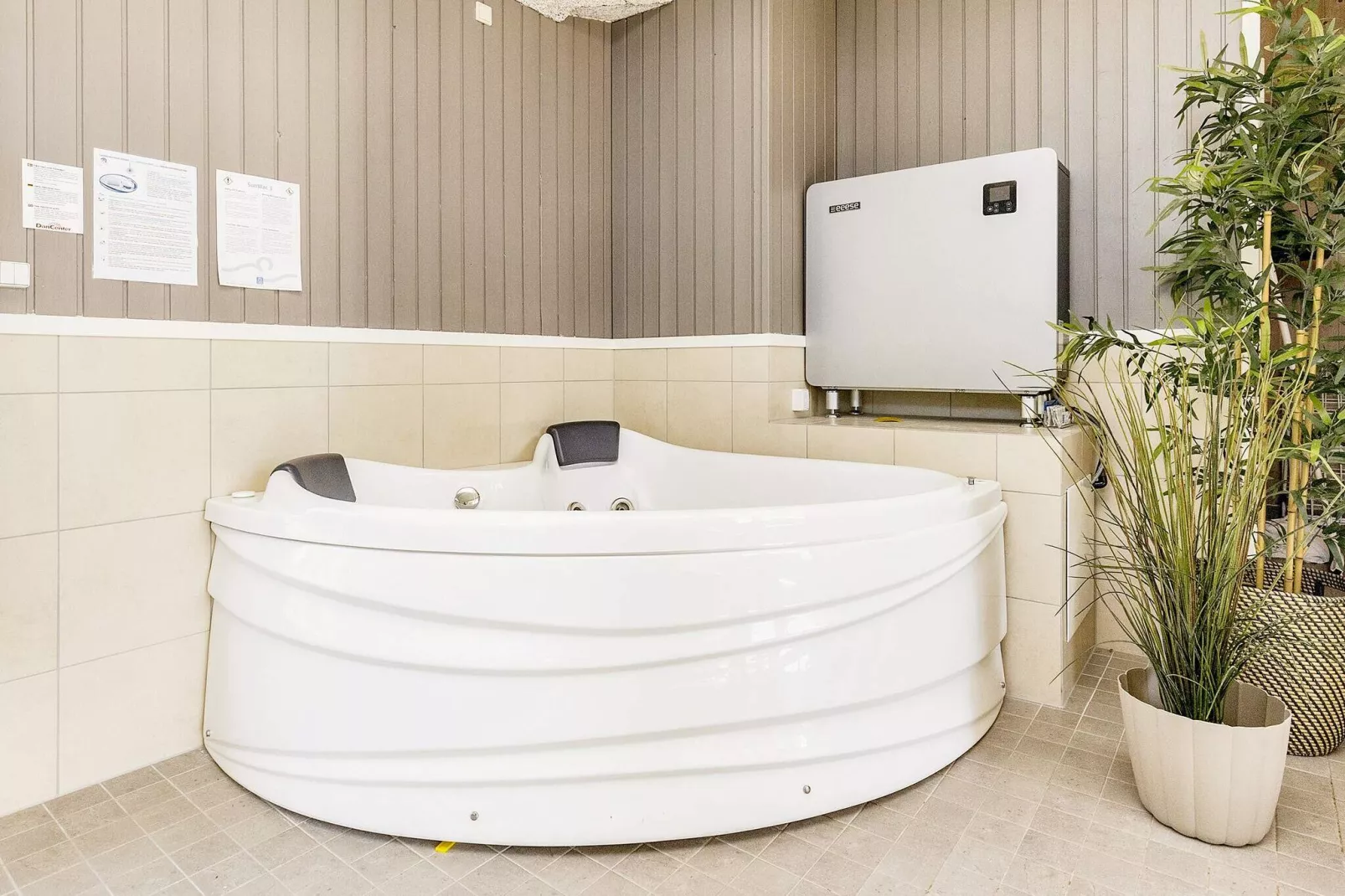 8 Personen Ferienhaus in Væggerløse-By Traum-Wellnessbereich