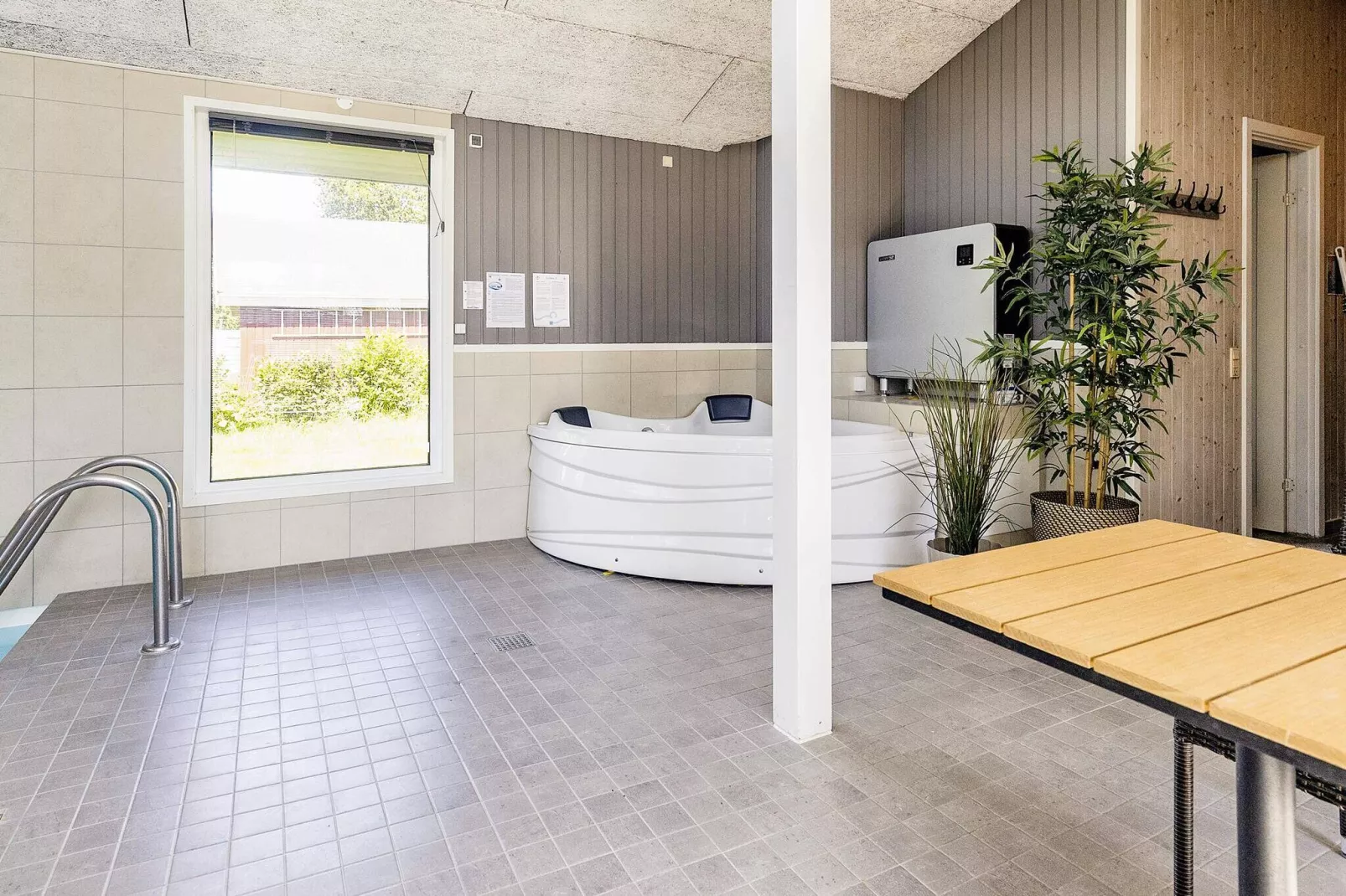 8 Personen Ferienhaus in Væggerløse-By Traum-Wellnessbereich