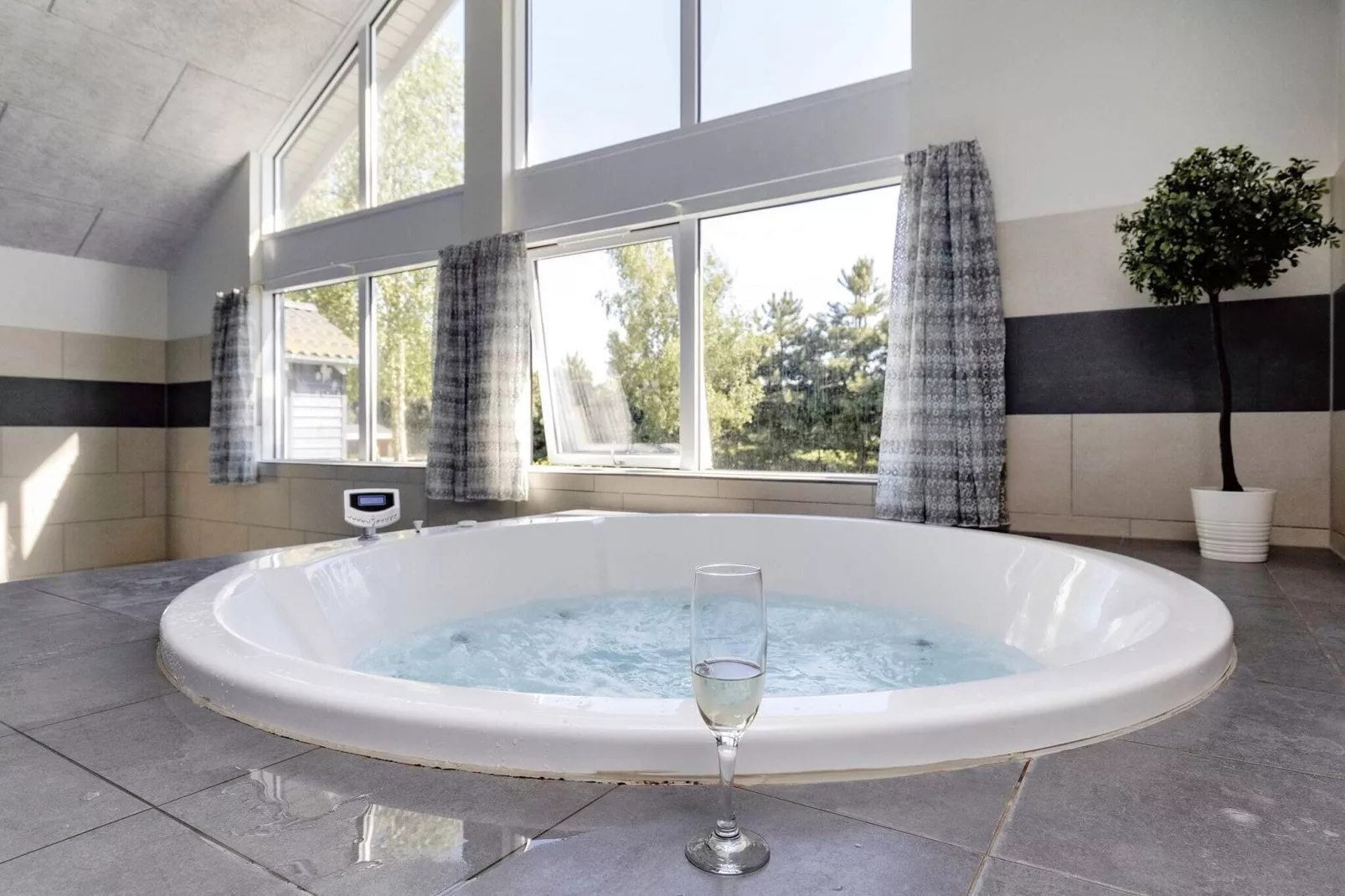 20 person holiday home in Væggerløse-Spa